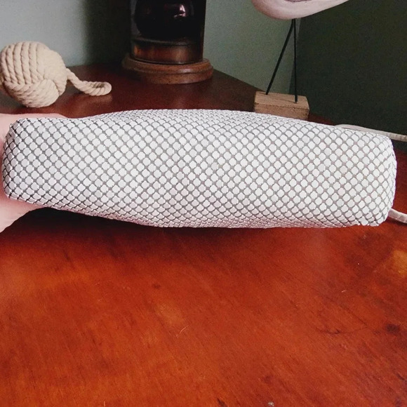 Vintage Whiting and Davis Ivory Enamel Metal Mesh & Leather Shoulder Bag - Picture 7 of 13